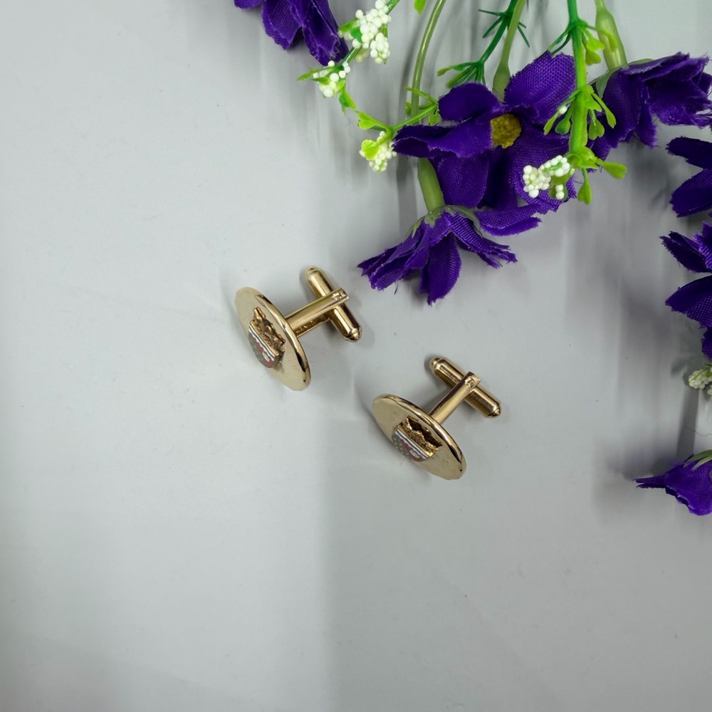 Gold Cufflinks with Northwest Territories Crest Design - Picture 3 of 4